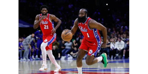 Joel Embiid espera seguir trabajando con James Harden